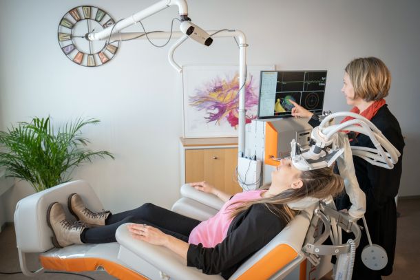 Kivun hoidon uusi aika: Recuror ja Verve pilotoivat uutta magneettistimulaation ja kipuvalmennuksen yhdistävää hoitomuotoa.